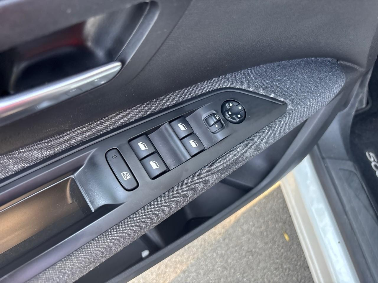 Peugeot 5008 puretech 130ch s&s bvm6 active — photo 10