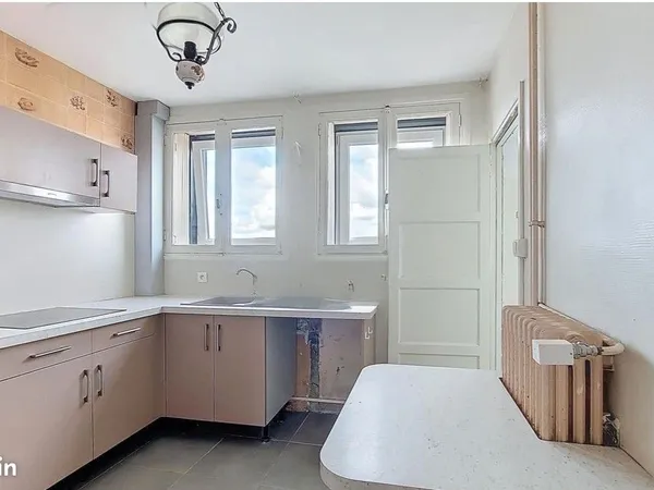 7Appartement 4 pièces -70 m2 - 2eme étage