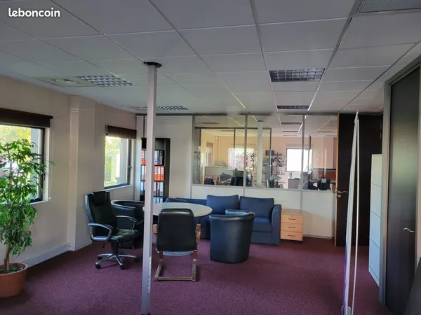 Bureau meublé Climatisé 45m² - Parc de Sermenaz (Rillieux) - Idéal PME / Prêt à l'emploi