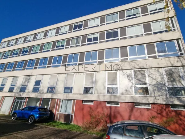 Bureaux 1368 m²