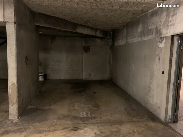 Grand parking