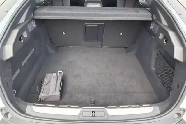 Peugeot 408 hybrid 136 e-dcs6 — photo 9