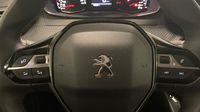 Peugeot 2008 1.2 PureTech 100ch S&S Style — photo 25