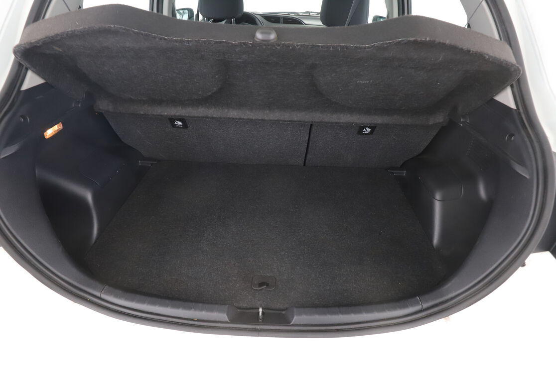 Toyota Yaris 1.5 Hybrid France — photo 16