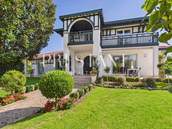 Villa d'architecte- proche plages, Golf du Phare et quartier Saint-Charles