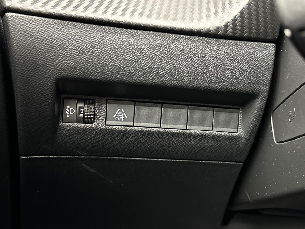 Peugeot 2008 puretech 100 s&s bvm6 allure — photo 18