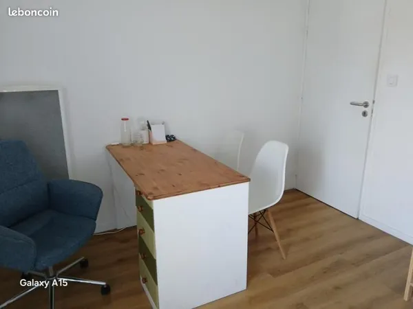 Bureau libre dans cabinet paramédical- centre ville Les Sorinières (44)