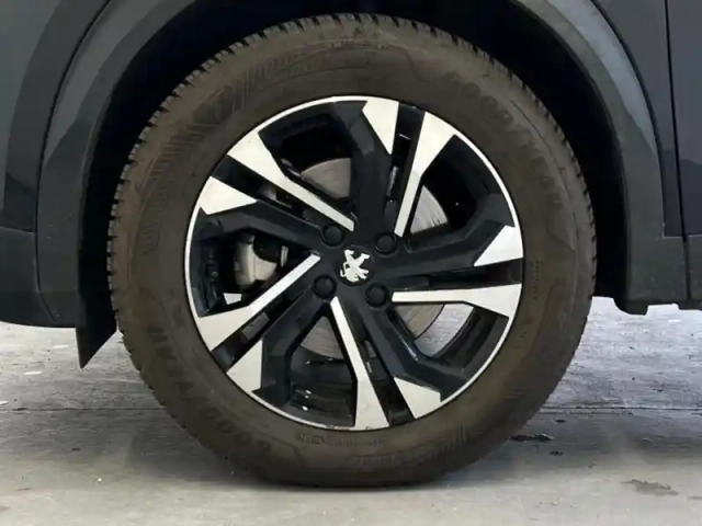 Peugeot 2008 e- 136ch allure business — photo 5