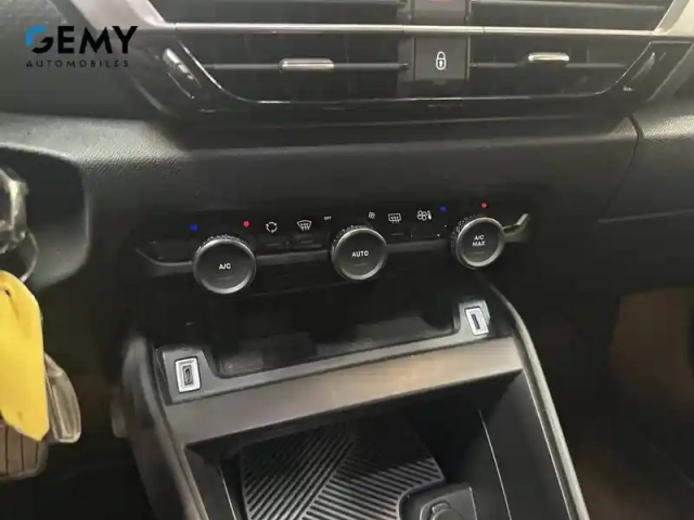 Citroën C4 e- 136 ch automatique — photo 55