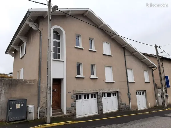 Grande maison familiale - 242 m² - 8 chambres - 3 garages