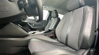 Peugeot 2008 1.2 PureTech 130ch S&S Allure Pack EAT8 — photo 9