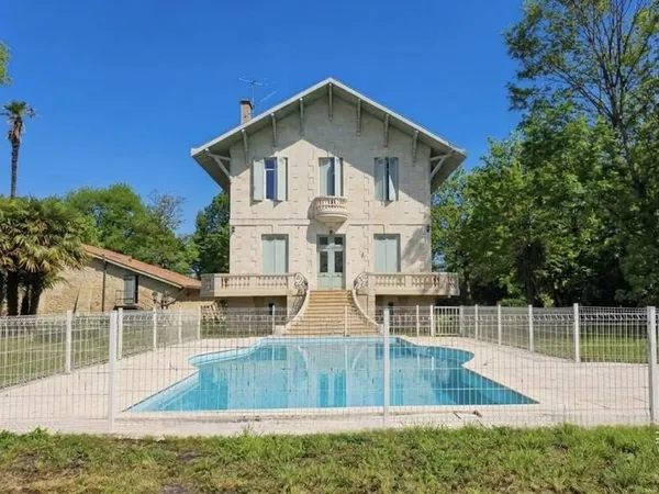 Maison 6 pièces 450 m²