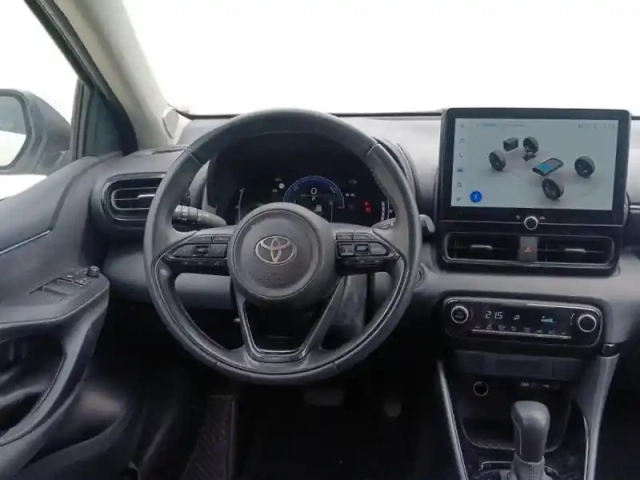 Toyota Yaris 116h design 5p my25 — photo 11