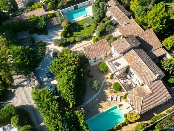 ST REMY DE PROVENCE DPT (13) A VENDRE PROPRIETE DE 380M2 8 CHAMBRES , 2 PISCINES