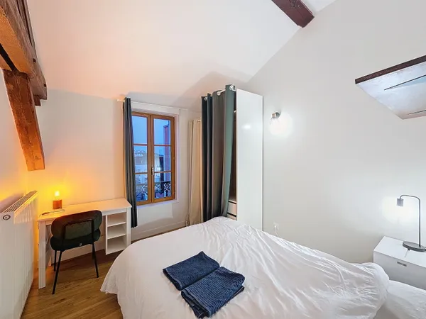 À 2 minutes à pied de la gare - 3 chambres, 81m², revové à noeuf