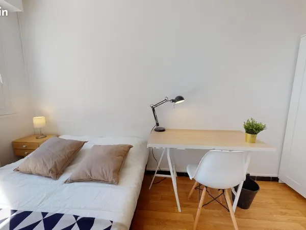 Chambre 6 pièces 82 m²