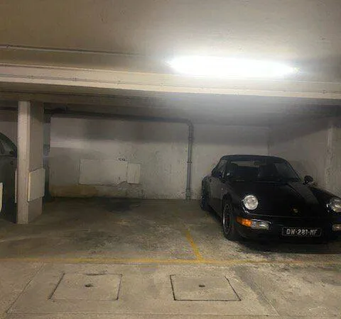 Parking 13 m²
