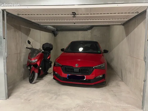 Grand garage / box fermé à louer - Ferney-Voltaire