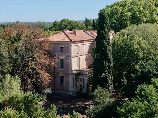 Propriété 600 m²