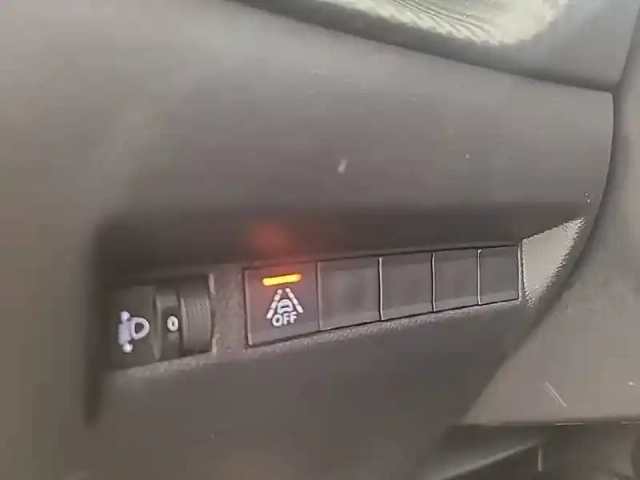 Peugeot 208 puretech 75 s&amp;s bvm5 — photo 19