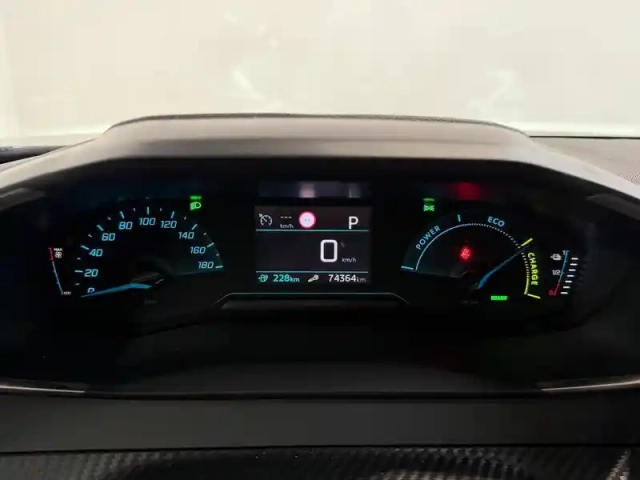 Peugeot 2008 e- 136 style carplay /camera 180 — photo 11