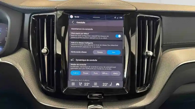 Volvo Xc60 t6 awd hybride rechargeable 253 ch+145 ch geartronic 8 — photo 21
