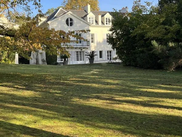 Maison 16 pièces 600 m²