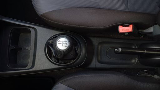 Suzuki Alto 1.0 68 - . – 2014 – 88846 km – Essence – Boîte Manuelle — photo 20