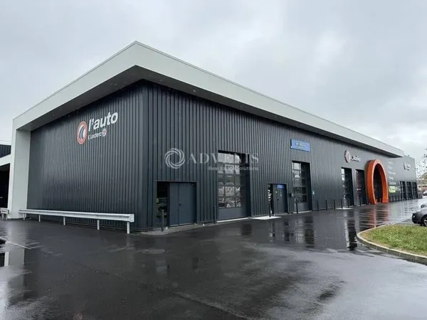 Local commercial 200 m²