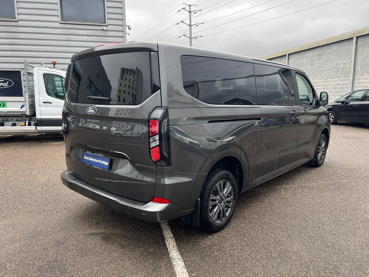 Ford Tourneo Custom 320 L2H1 2.0 EcoBlue 150 ch — photo 5