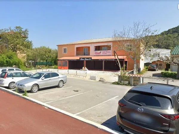 Local commercial 380 m²