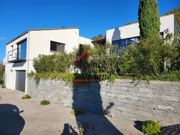 Villa d'architecte 6 pièces 180 m²