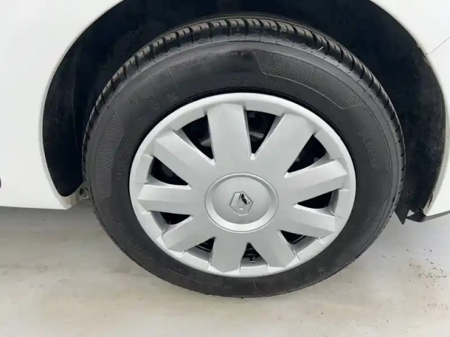 Renault Clio 1.2 16v 75 — photo 31