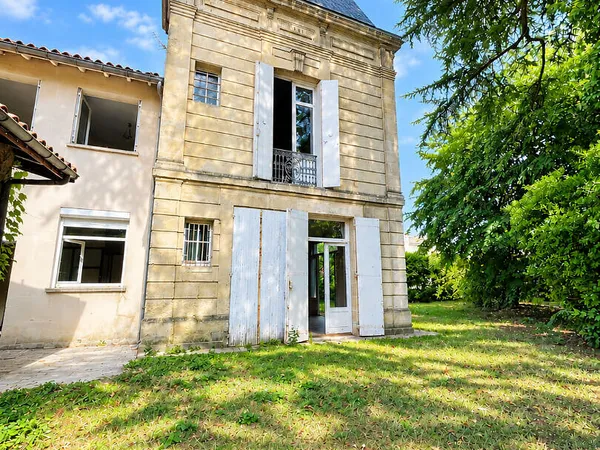 Maison 10 pièces 250 m²