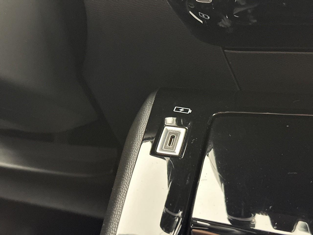 Peugeot 2008 puretech 130 s&s eat8 gt pack — photo 29