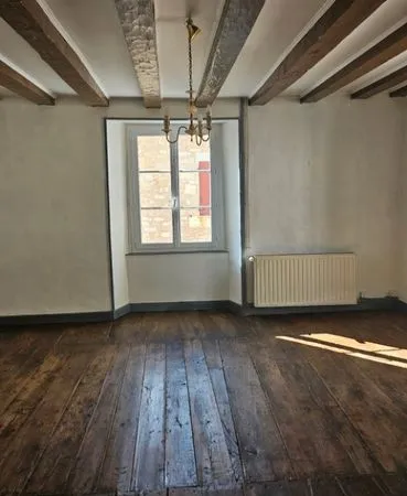Appartement 46m² centre St-Claud (16)