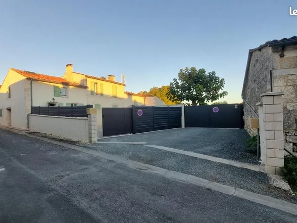 Vend 2 maisons mitoyennes
