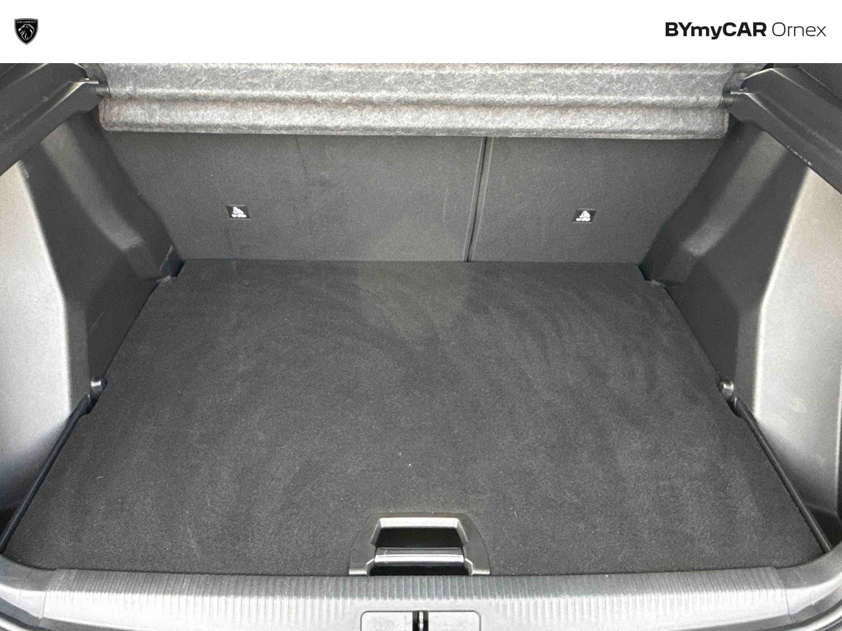 Peugeot 2008 PureTech 130 S&amp;S EAT8 — photo 12