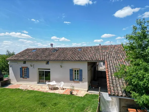 A VENDRE Maison 5 P 140 m2 3 chambres a Canals - 82170