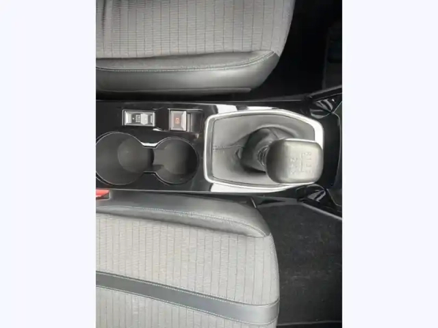 Peugeot 2008 1.2 100 allure — photo 23