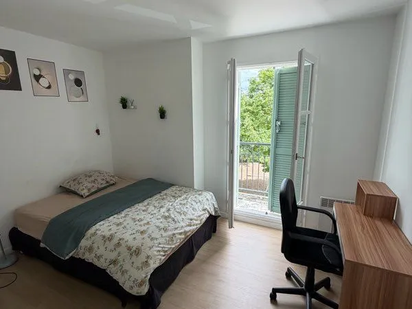 Loue chambre en colocation dans un appartement