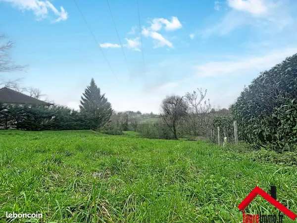 Terrain 1800 m² Ussac