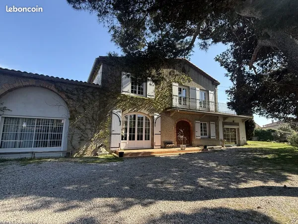 Maison 8 pièces 219 m²
