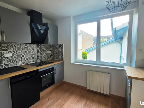 Appartement 3 pièces avec petite cour et parking à Selestat