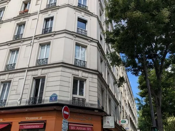 Appartement 2 p à PARIS 20ème
