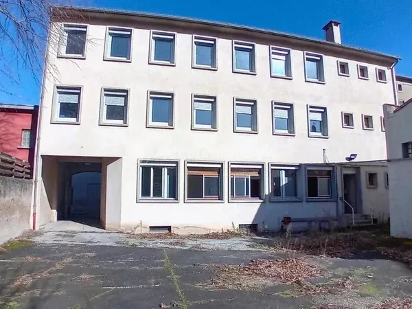 UNIQUE     Plein  centre de Mazamet  immeuble à aménager