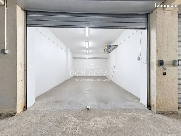 Parking/box 23 m² Ajaccio