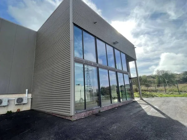 Local d'activité 1080 m²