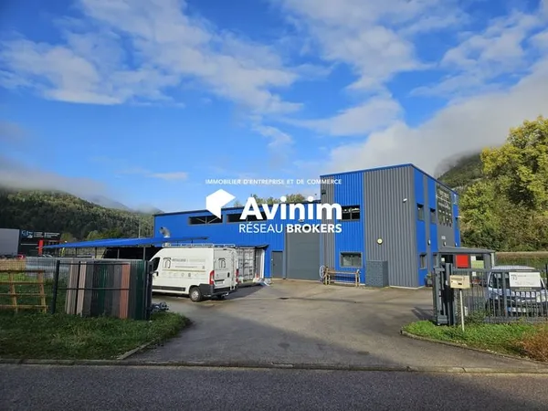Immeuble industriel 420 m²