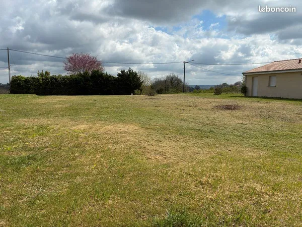 Terrain St Colombe 837m2 avec PC valide